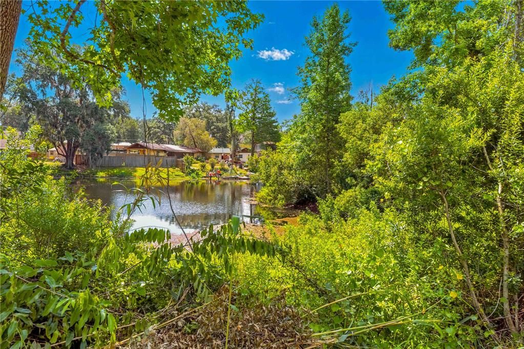 待售: $215,000 (1.80 acres)