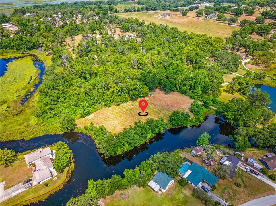 待售: $215,000 (1.80 acres)