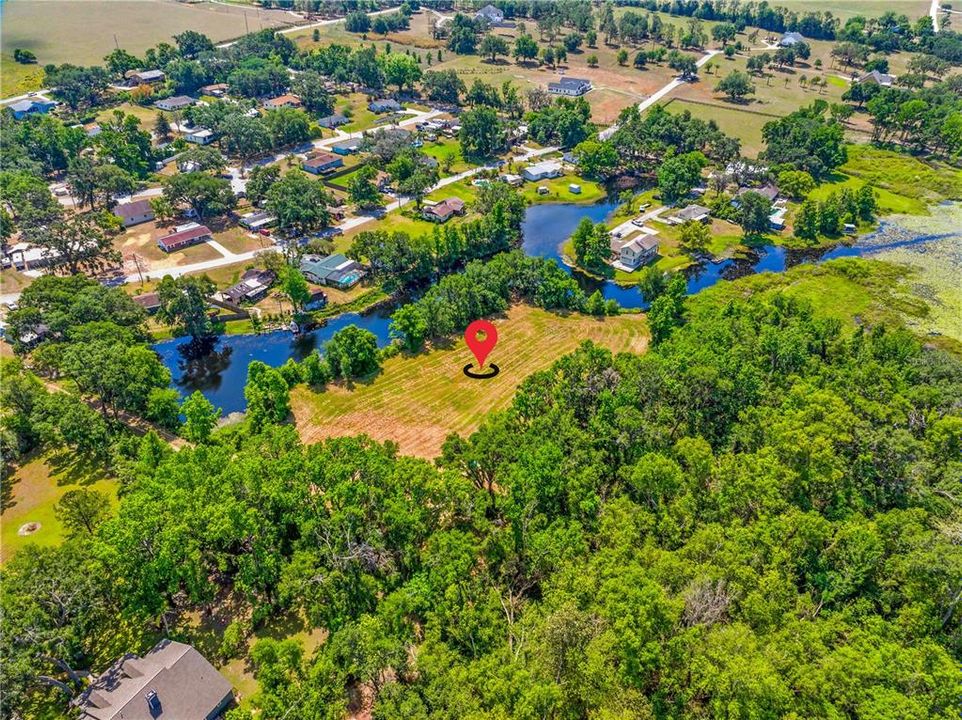 待售: $215,000 (1.80 acres)