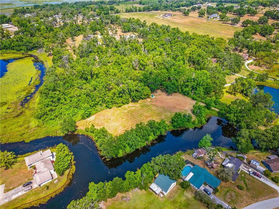 待售: $215,000 (1.80 acres)