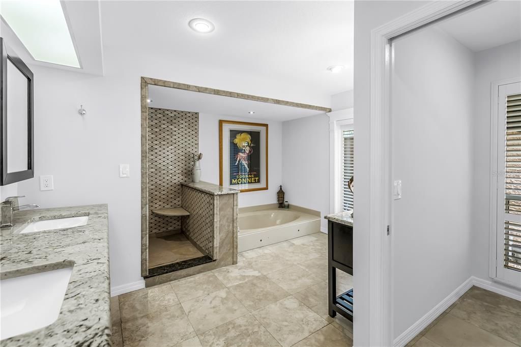 For Sale: $2,199,900 (3 beds, 3 baths, 2548 Square Feet)