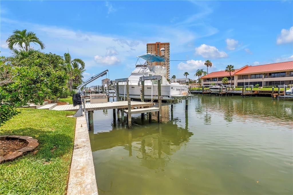 For Sale: $2,199,900 (3 beds, 3 baths, 2548 Square Feet)