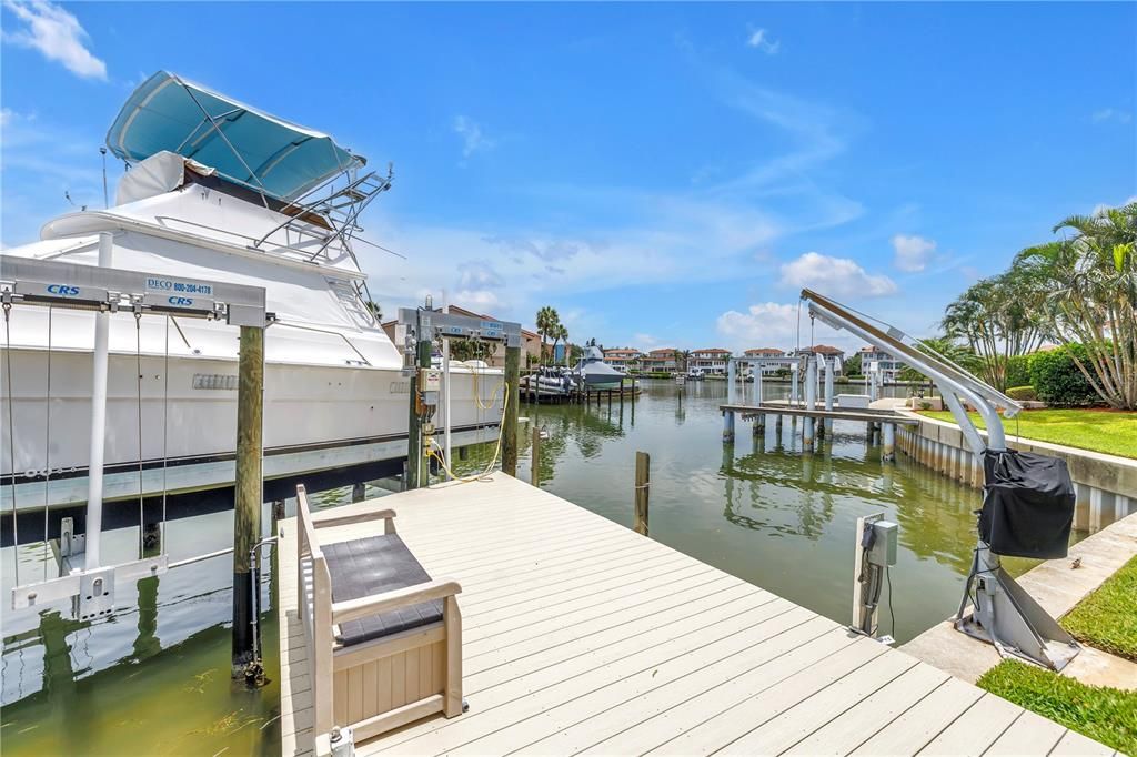 For Sale: $2,199,900 (3 beds, 3 baths, 2548 Square Feet)