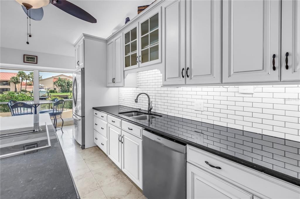 For Sale: $2,199,900 (3 beds, 3 baths, 2548 Square Feet)