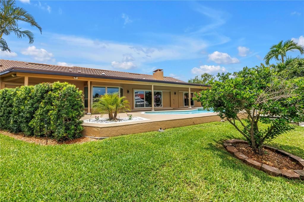 For Sale: $2,199,900 (3 beds, 3 baths, 2548 Square Feet)