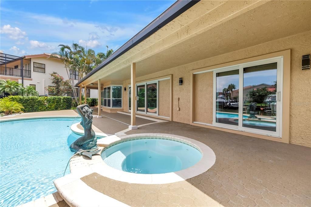 For Sale: $2,199,900 (3 beds, 3 baths, 2548 Square Feet)