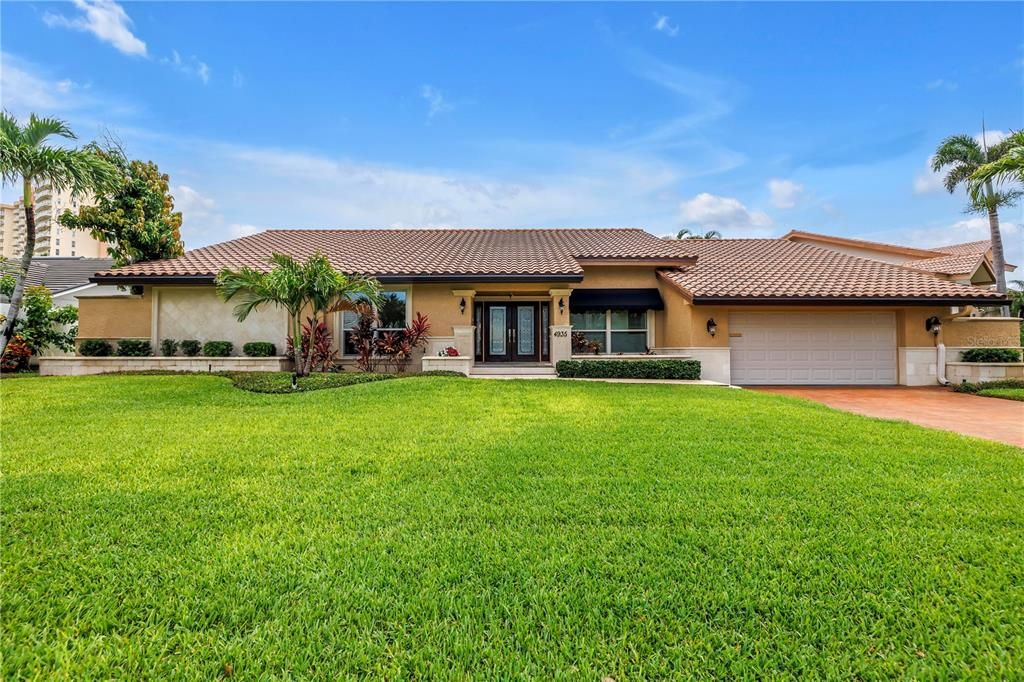 For Sale: $2,199,900 (3 beds, 3 baths, 2548 Square Feet)