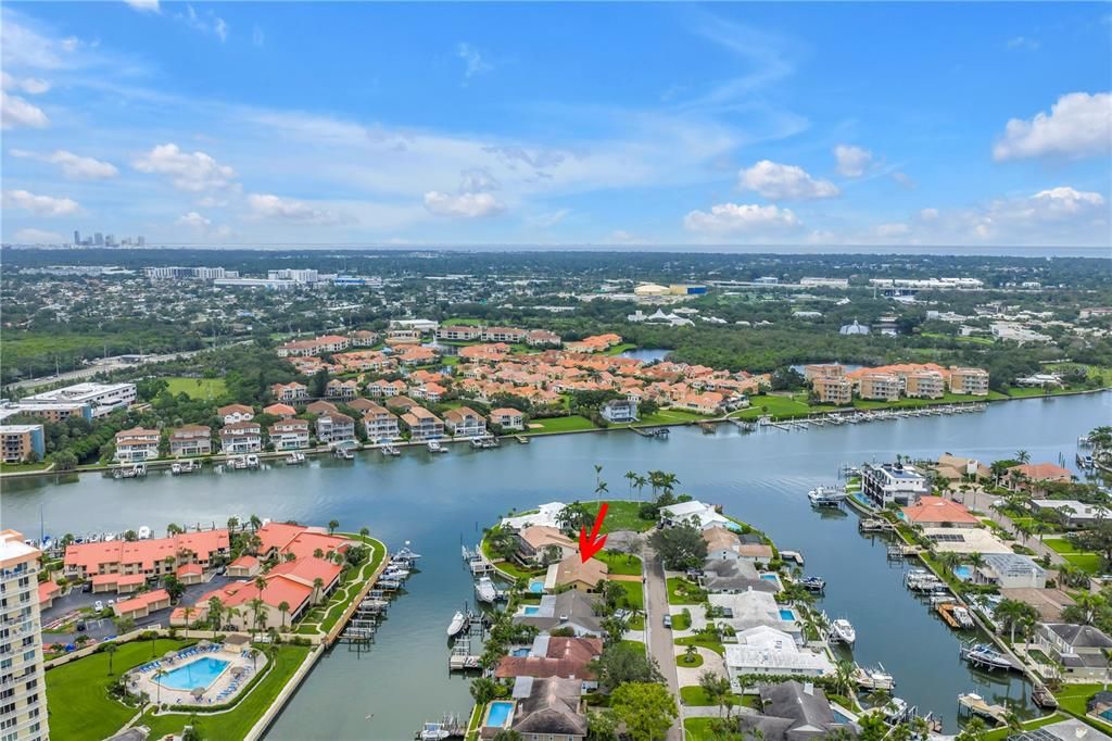 For Sale: $2,199,900 (3 beds, 3 baths, 2548 Square Feet)