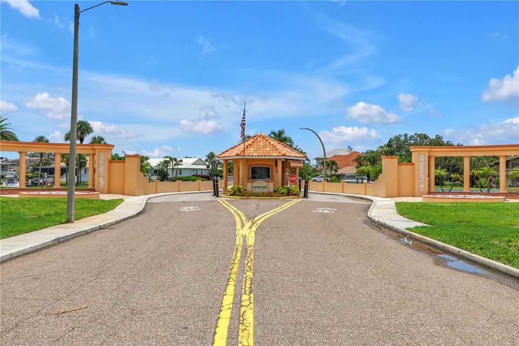 For Sale: $2,199,900 (3 beds, 3 baths, 2548 Square Feet)