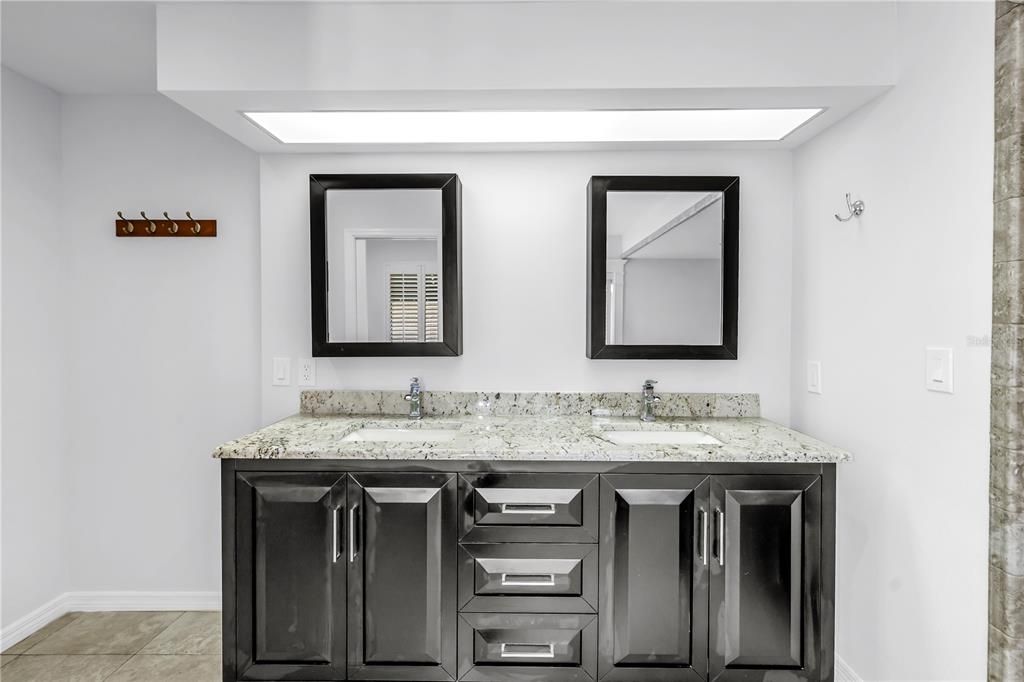 For Sale: $2,199,900 (3 beds, 3 baths, 2548 Square Feet)