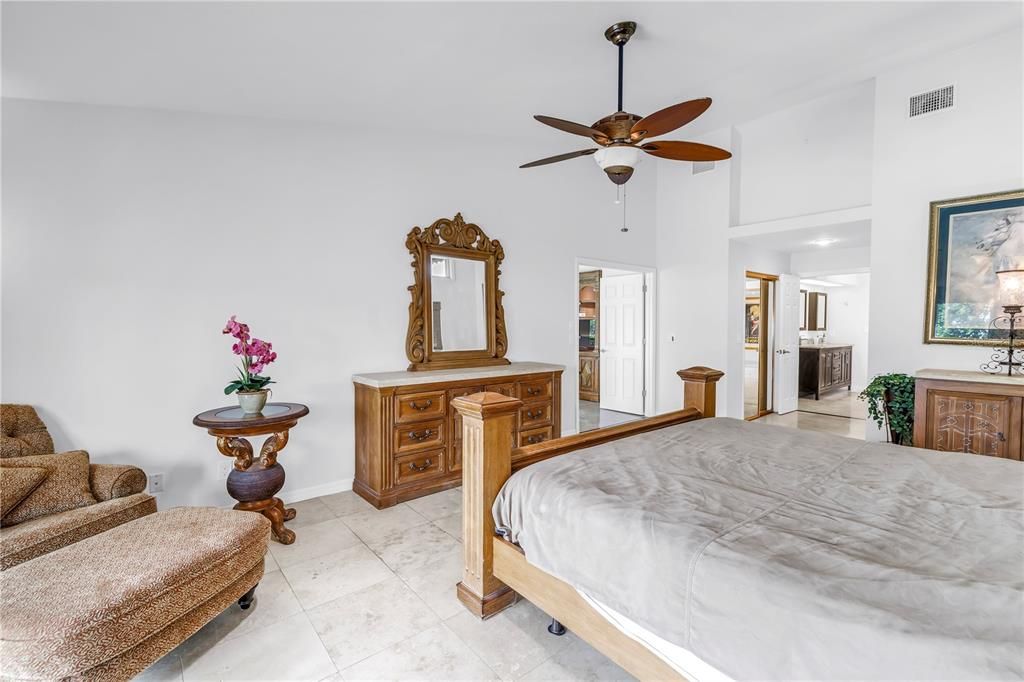 For Sale: $2,199,900 (3 beds, 3 baths, 2548 Square Feet)