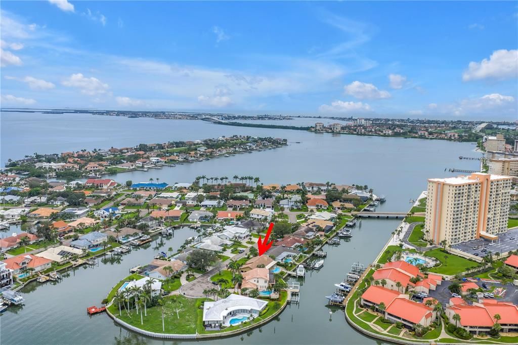 For Sale: $2,199,900 (3 beds, 3 baths, 2548 Square Feet)