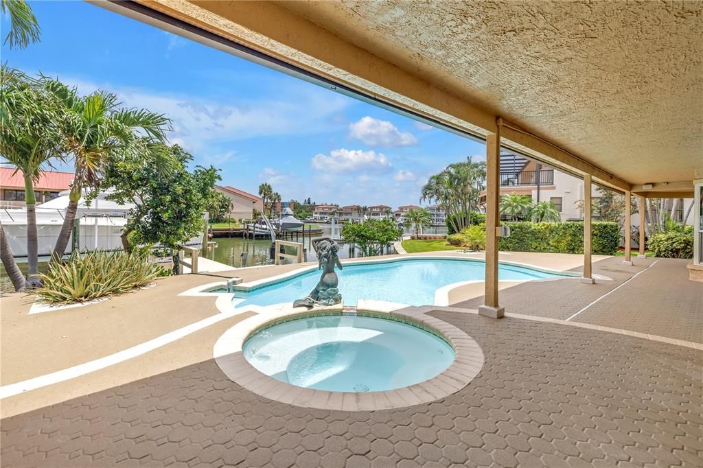 For Sale: $2,199,900 (3 beds, 3 baths, 2548 Square Feet)