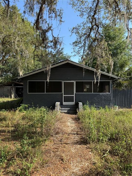 For Sale: $89,000 (5 beds, 2 baths, 1564 Square Feet)