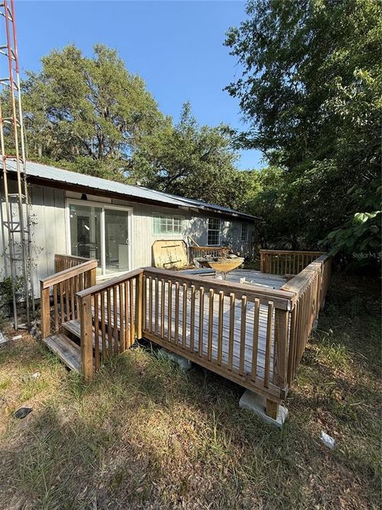 For Sale: $89,000 (5 beds, 2 baths, 1564 Square Feet)