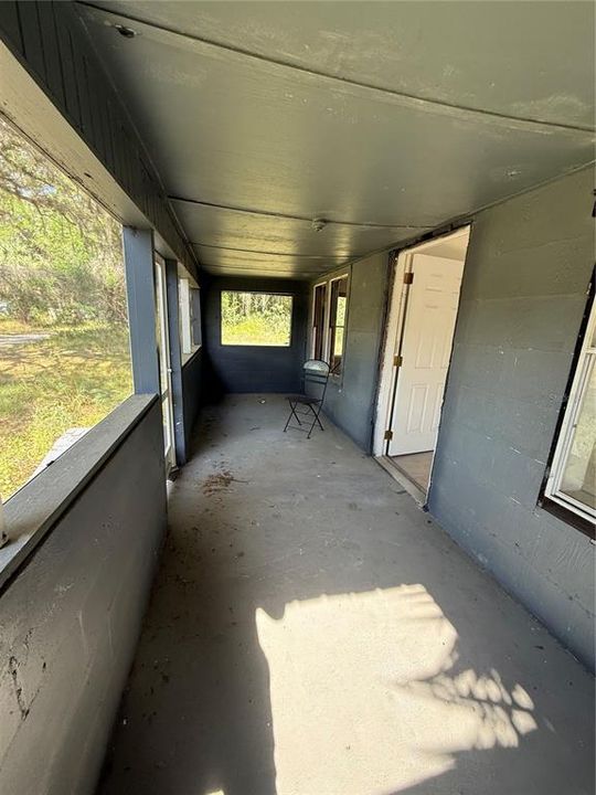 For Sale: $89,000 (5 beds, 2 baths, 1564 Square Feet)