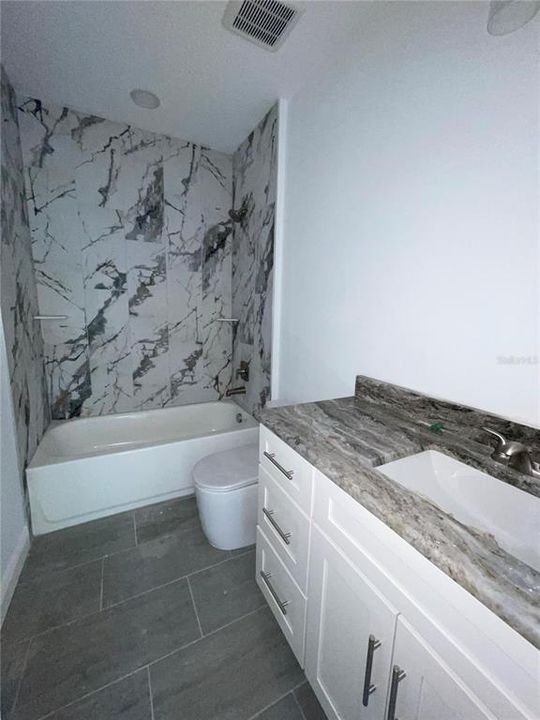 For Sale: $299,900 (3 beds, 2 baths, 1250 Square Feet)