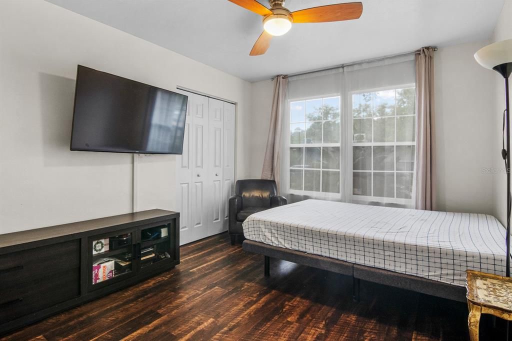 For Sale: $490,000 (4 beds, 3 baths, 2528 Square Feet)