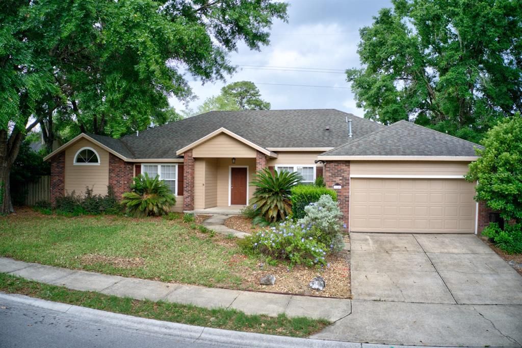 For Sale: $490,000 (4 beds, 3 baths, 2528 Square Feet)