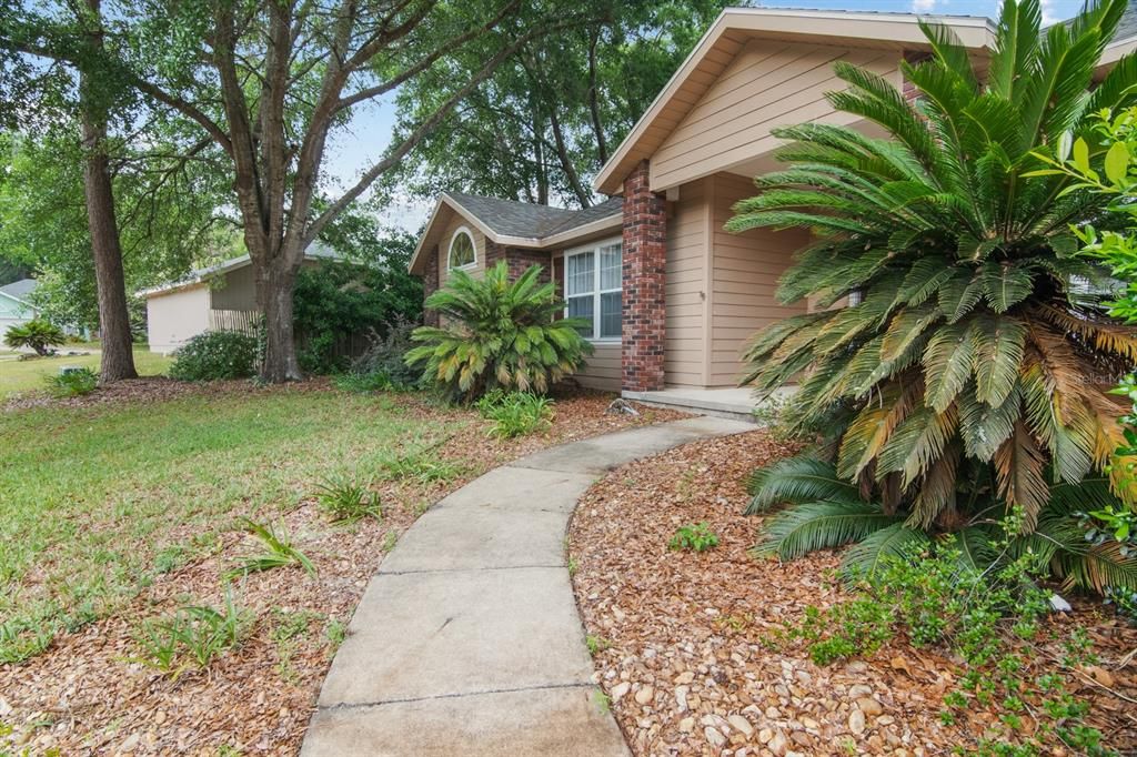 For Sale: $490,000 (4 beds, 3 baths, 2528 Square Feet)