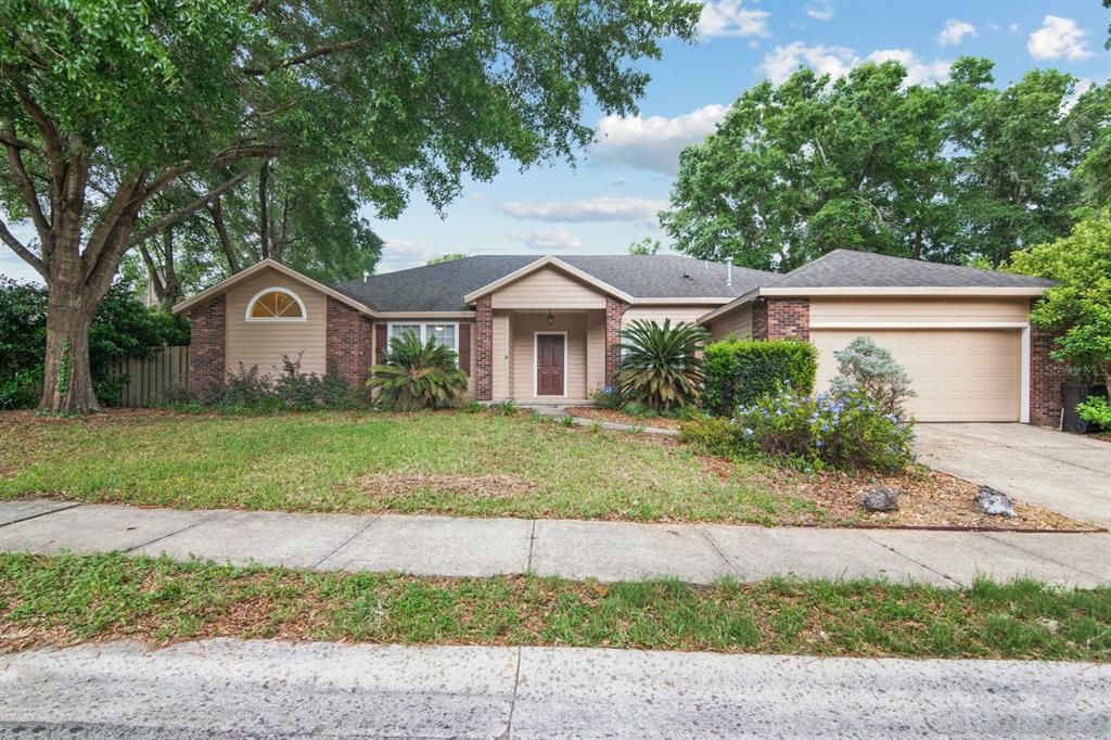 For Sale: $490,000 (4 beds, 3 baths, 2528 Square Feet)