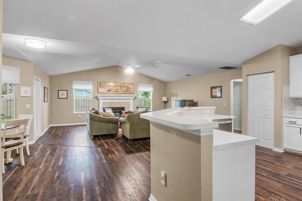 For Sale: $490,000 (4 beds, 3 baths, 2528 Square Feet)