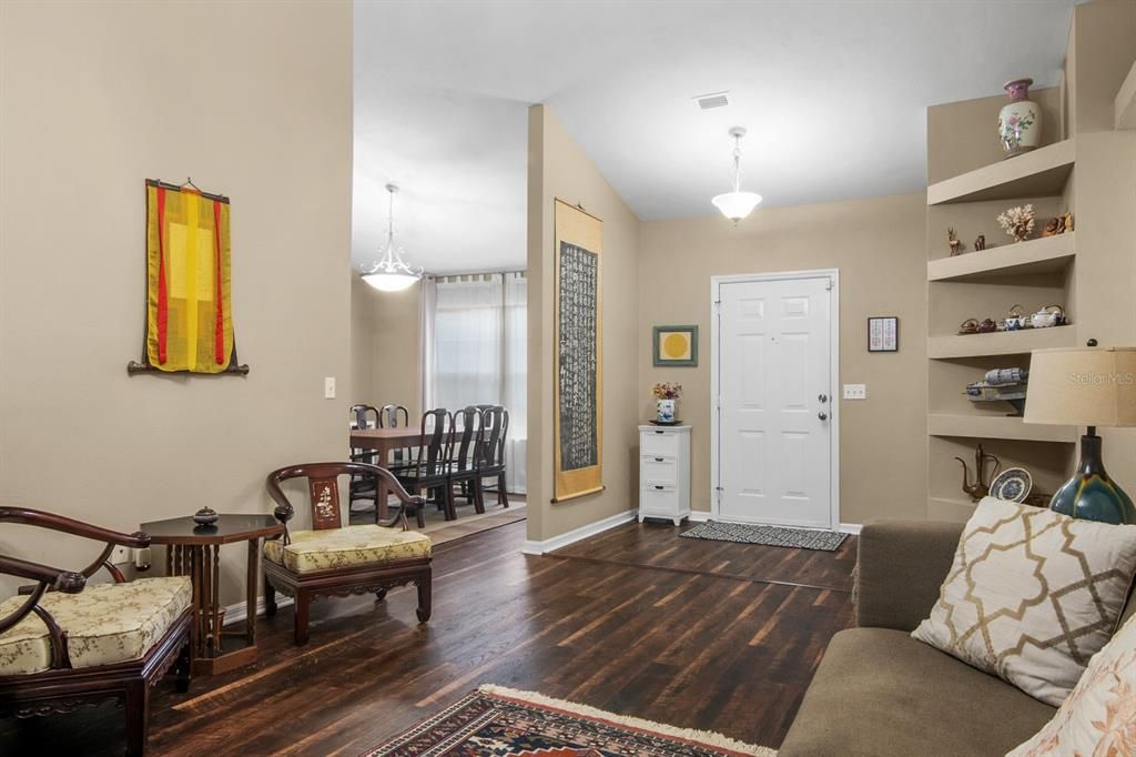 For Sale: $490,000 (4 beds, 3 baths, 2528 Square Feet)