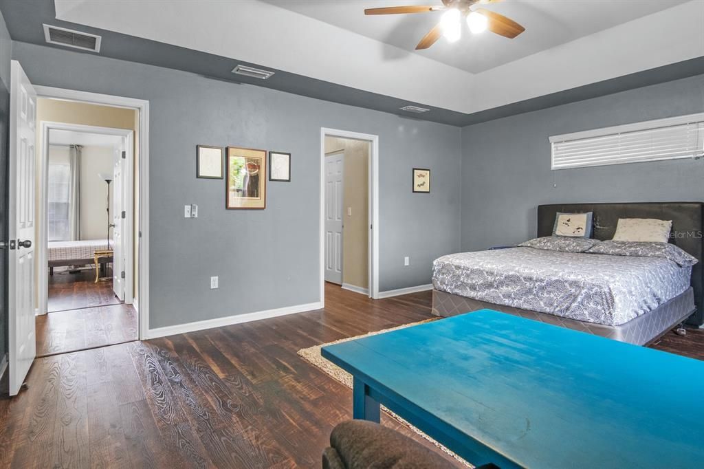 For Sale: $490,000 (4 beds, 3 baths, 2528 Square Feet)