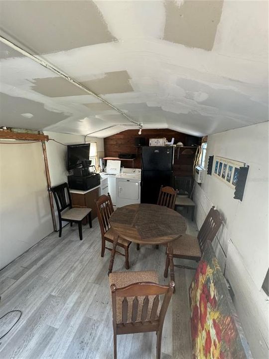 待售: $70,000 (1 贝兹, 1 浴室, 320 平方英尺)