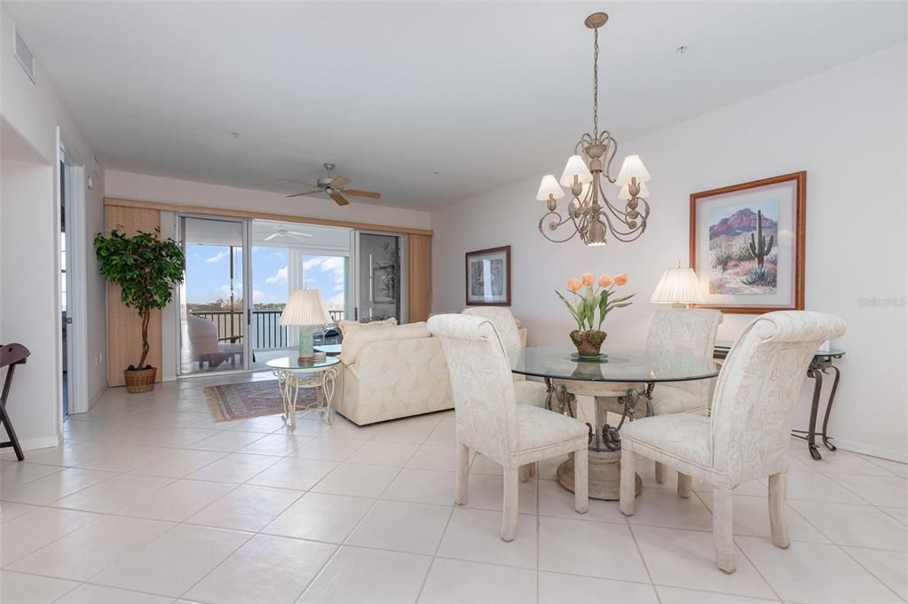 For Sale: $625,000 (2 beds, 2 baths, 1932 Square Feet)