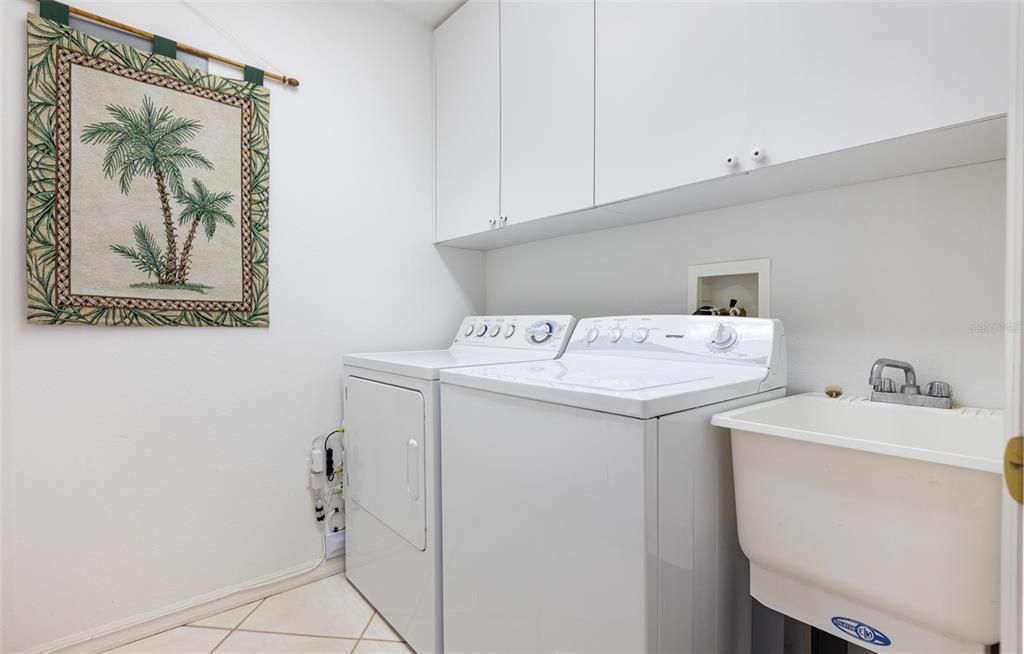 For Sale: $625,000 (2 beds, 2 baths, 1932 Square Feet)