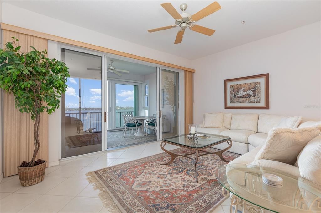 For Sale: $625,000 (2 beds, 2 baths, 1932 Square Feet)