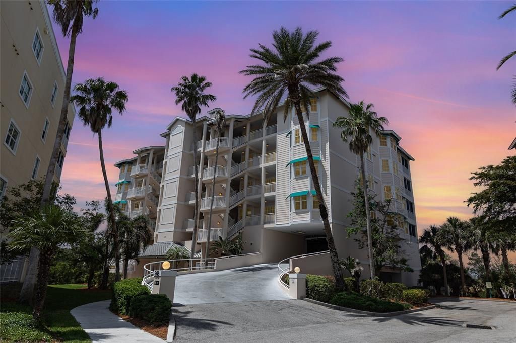 For Sale: $625,000 (2 beds, 2 baths, 1932 Square Feet)