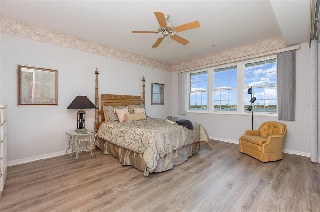 For Sale: $625,000 (2 beds, 2 baths, 1932 Square Feet)