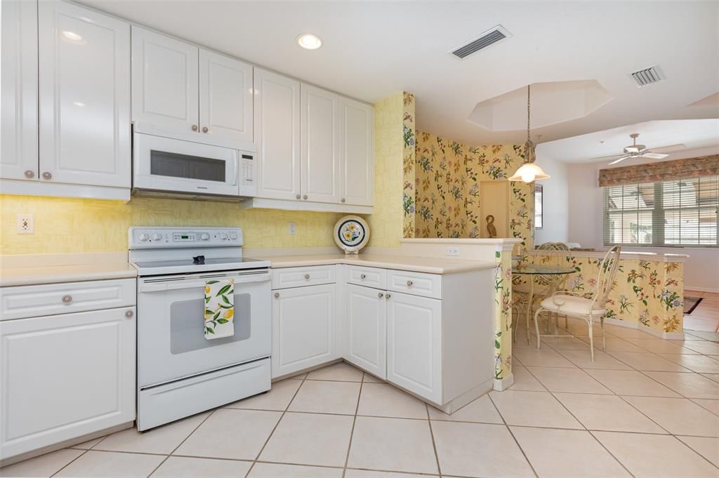 For Sale: $625,000 (2 beds, 2 baths, 1932 Square Feet)