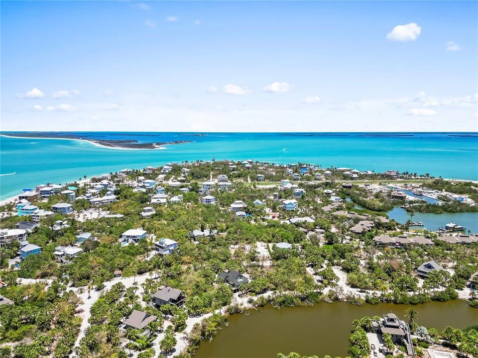 For Sale: $1,350,000 (3 beds, 2 baths, 1500 Square Feet)