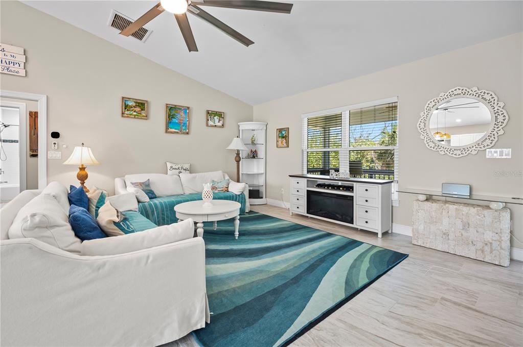 For Sale: $1,350,000 (3 beds, 2 baths, 1500 Square Feet)