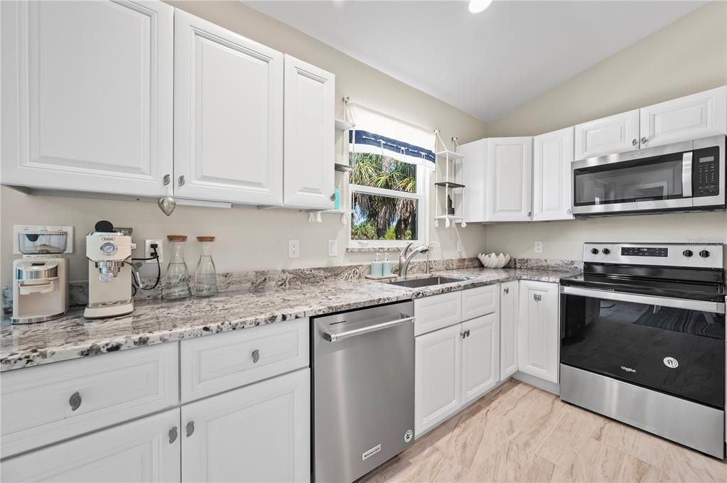 For Sale: $1,350,000 (3 beds, 2 baths, 1500 Square Feet)