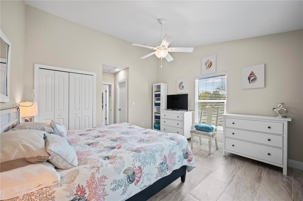 For Sale: $1,350,000 (3 beds, 2 baths, 1500 Square Feet)