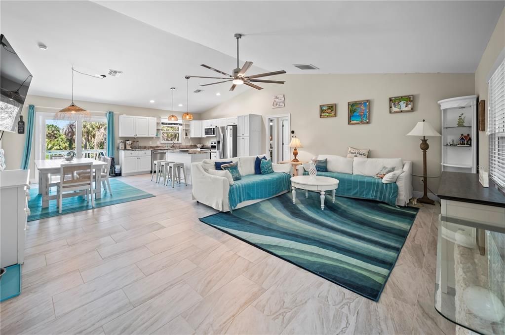 For Sale: $1,350,000 (3 beds, 2 baths, 1500 Square Feet)