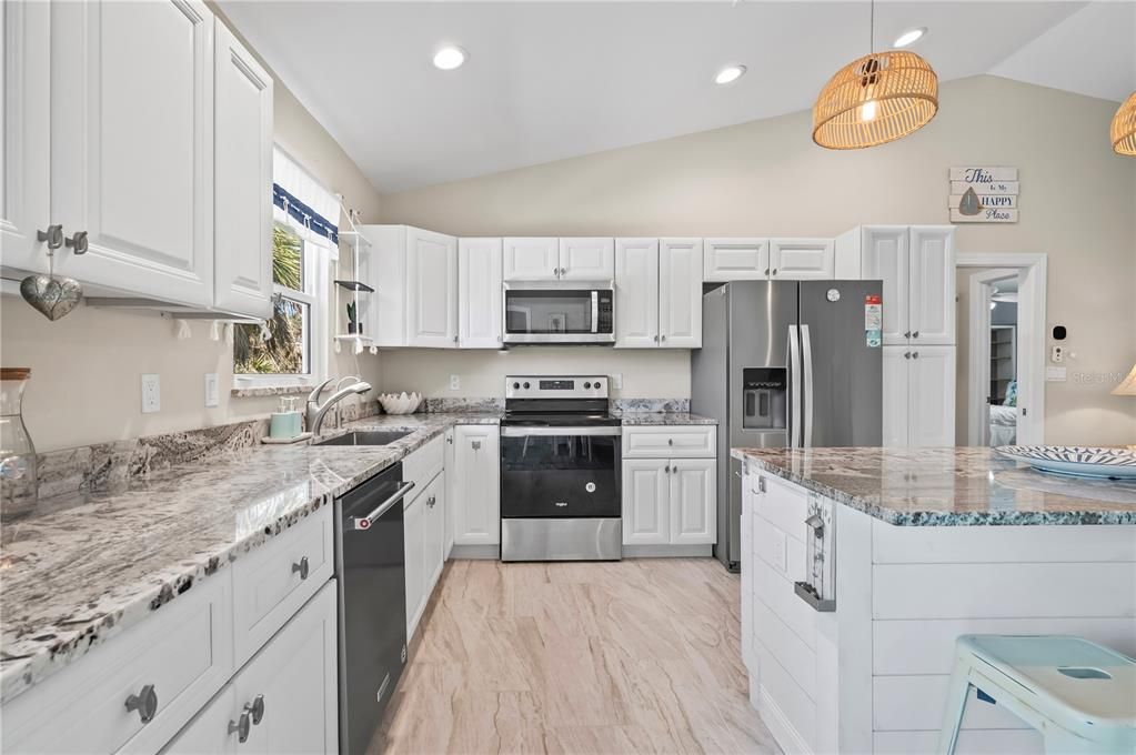 For Sale: $1,350,000 (3 beds, 2 baths, 1500 Square Feet)