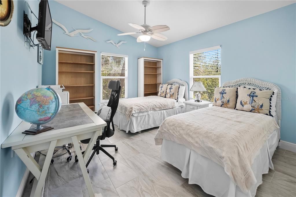 For Sale: $1,350,000 (3 beds, 2 baths, 1500 Square Feet)