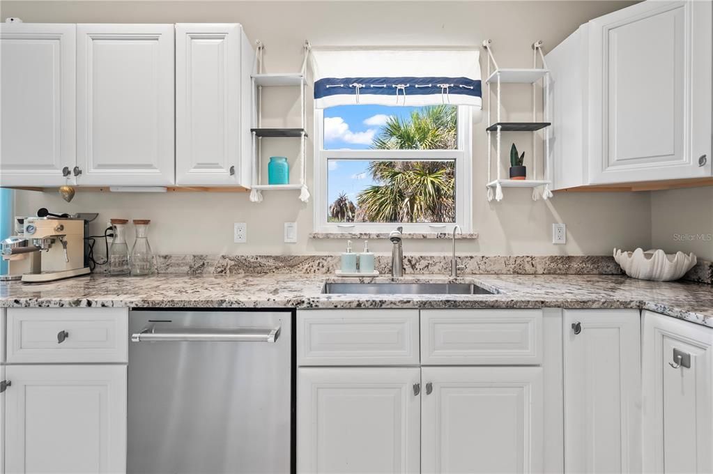 For Sale: $1,350,000 (3 beds, 2 baths, 1500 Square Feet)