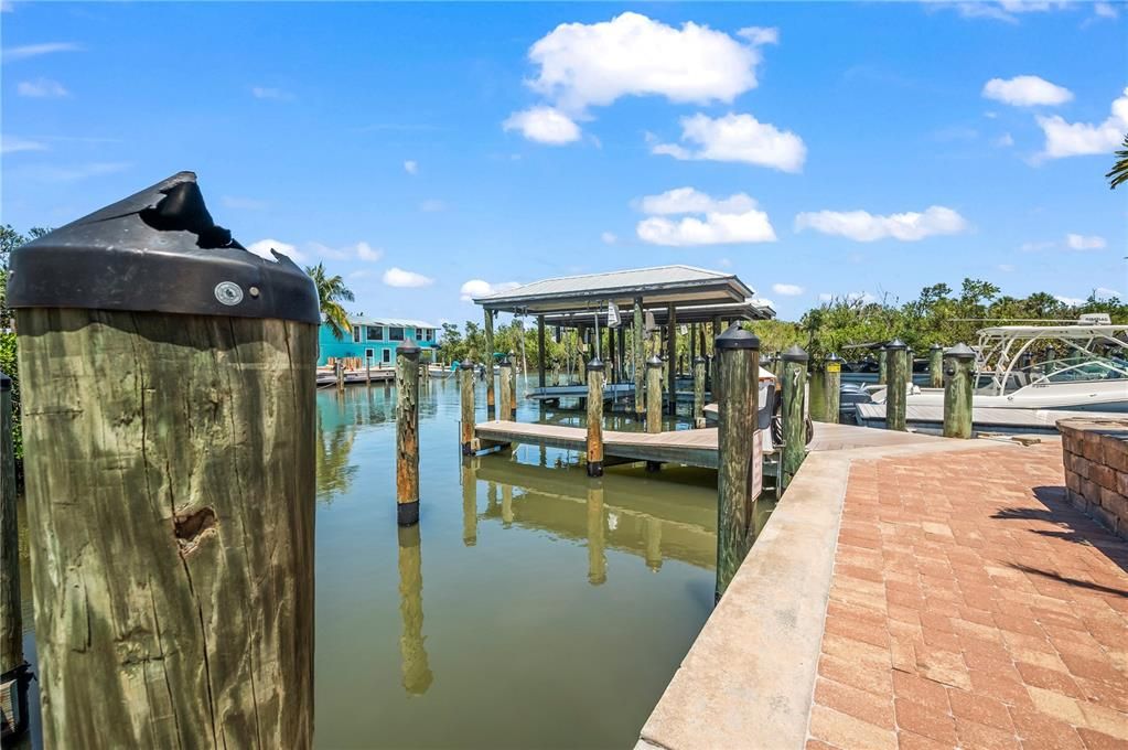 For Sale: $1,350,000 (3 beds, 2 baths, 1500 Square Feet)