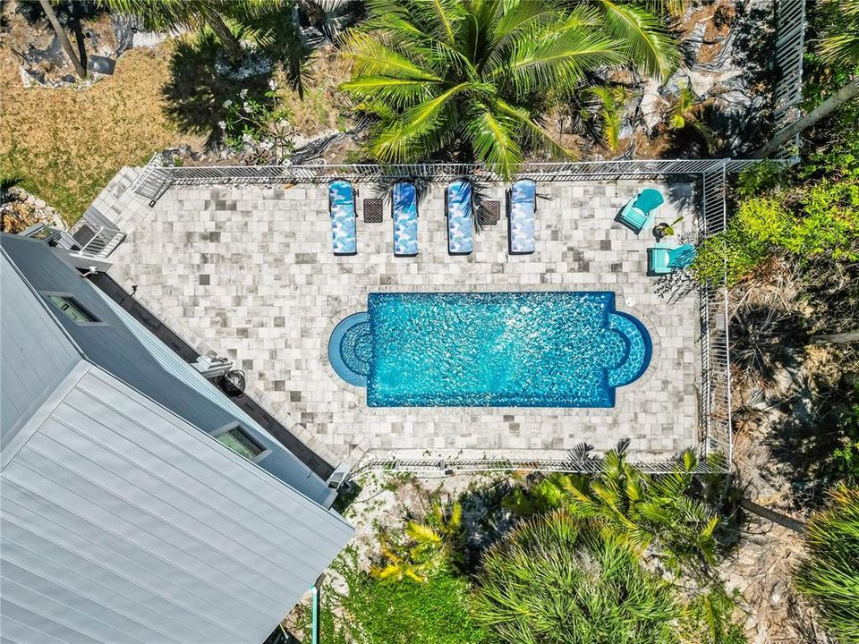 For Sale: $1,350,000 (3 beds, 2 baths, 1500 Square Feet)