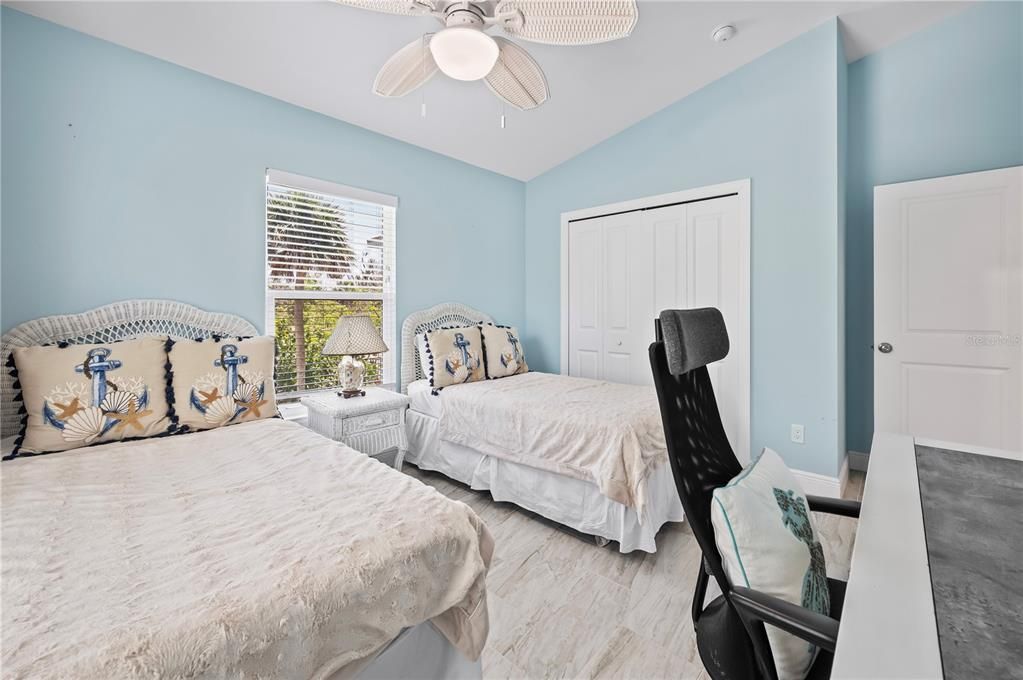 For Sale: $1,350,000 (3 beds, 2 baths, 1500 Square Feet)