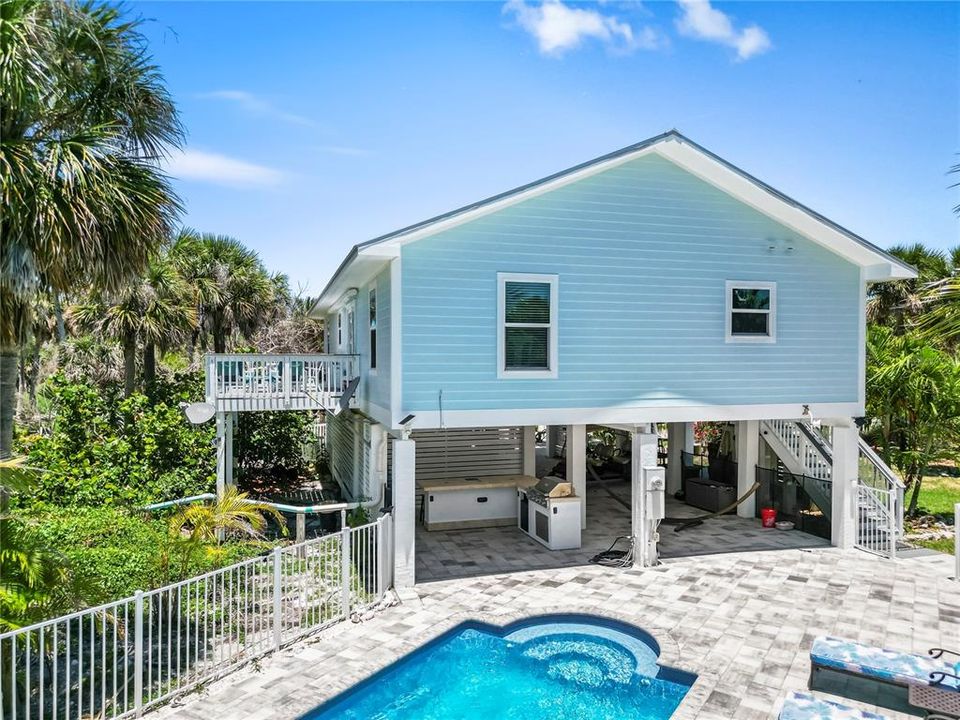 For Sale: $1,350,000 (3 beds, 2 baths, 1500 Square Feet)