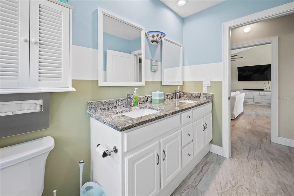 For Sale: $1,350,000 (3 beds, 2 baths, 1500 Square Feet)