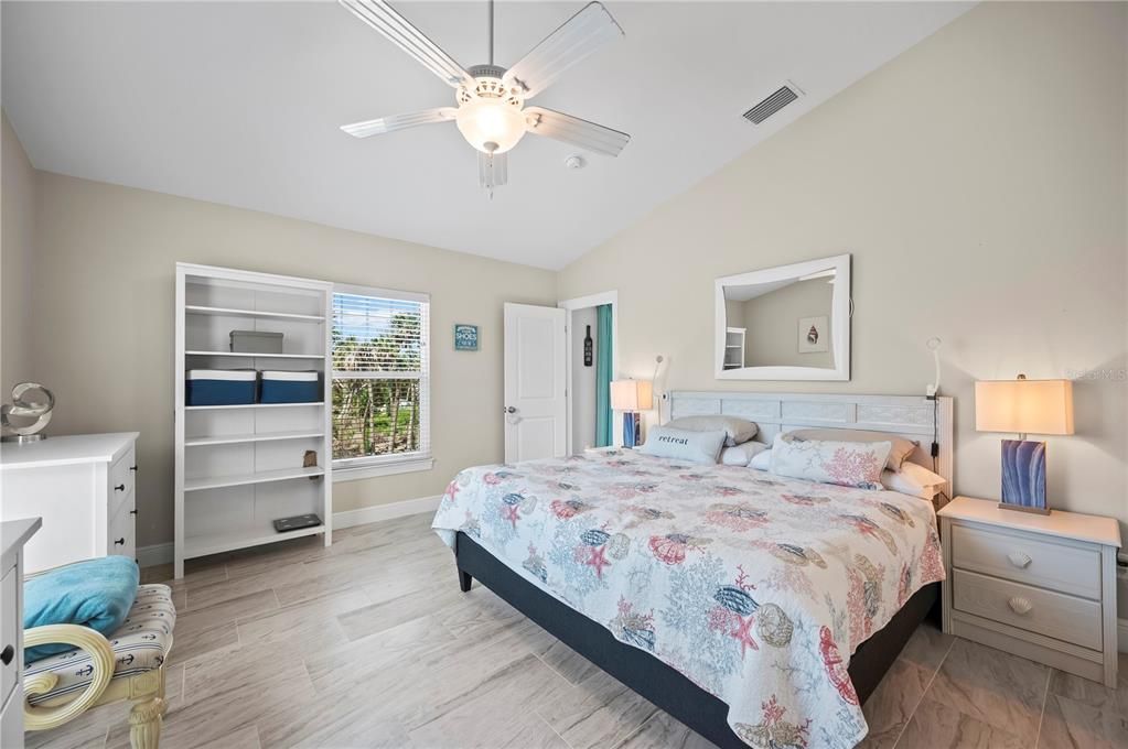 For Sale: $1,350,000 (3 beds, 2 baths, 1500 Square Feet)