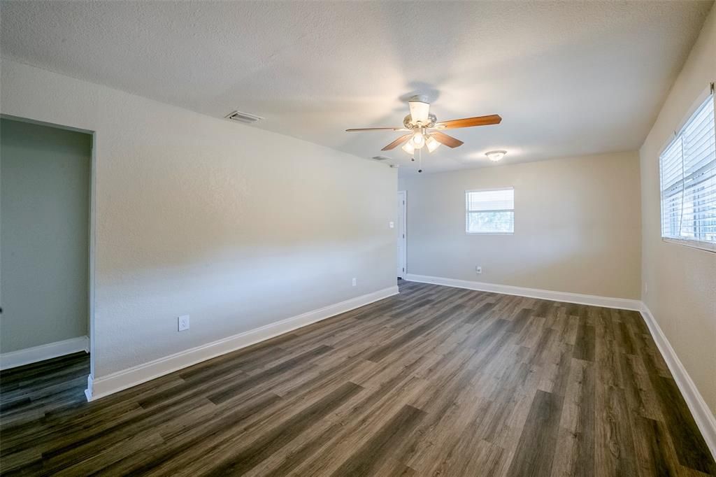 На продажу: $270,000 (3 спален, 1 ванн, 1004 Квадратных фут)